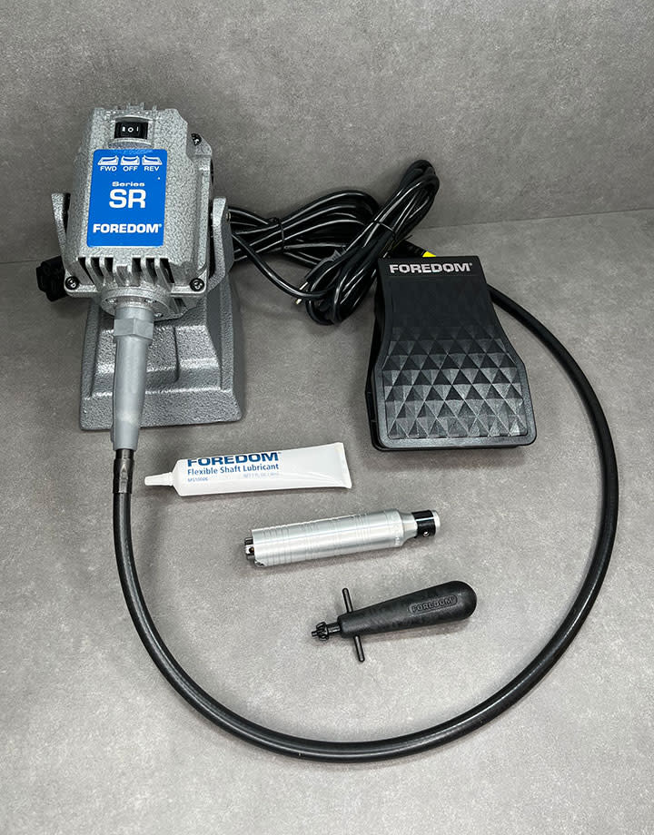 Foredom Electric MO2515 = Foredom SR Bench Motor, with Foot Control and #30 Handpiece