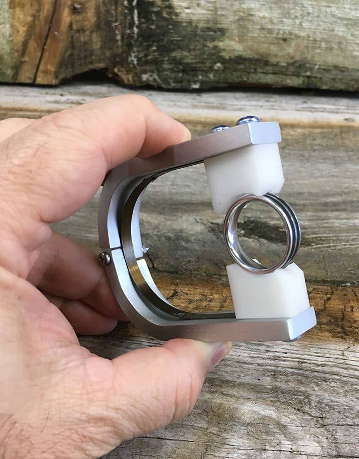 48.120 = Jeweler's Outside Ring Clamp