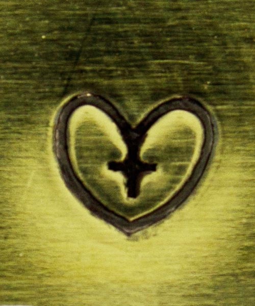 PN5331 = DESIGN STAMP - heart with cross