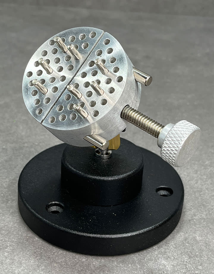 26.502 = UNIVERSAL WORK HOLDER ADJUSTABLE HANDS FREE