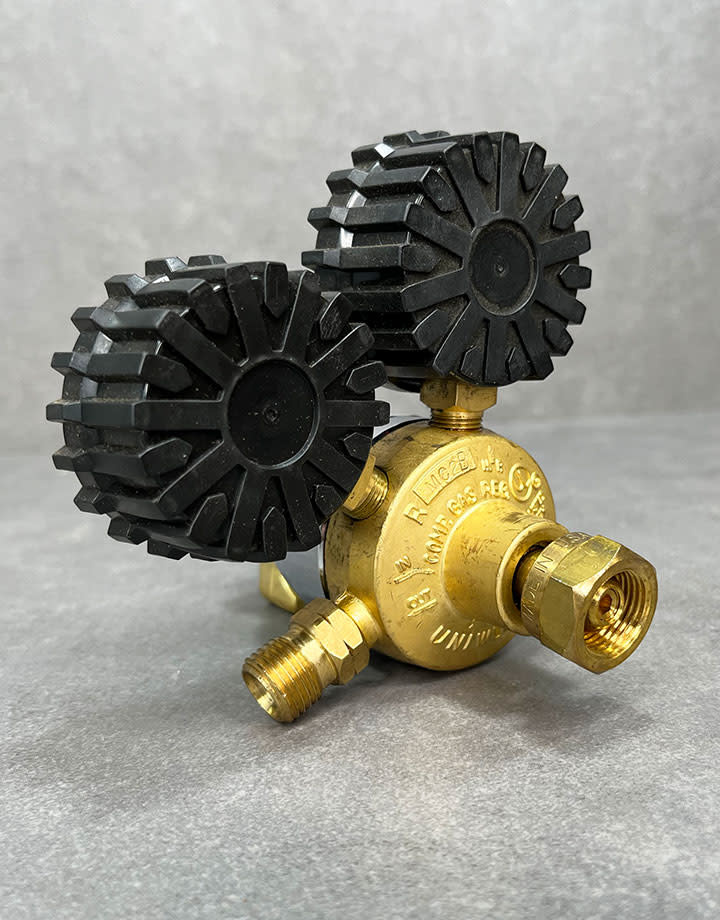 Uniweld BT2143 = Uniweld Acetylene Regulator (MC)