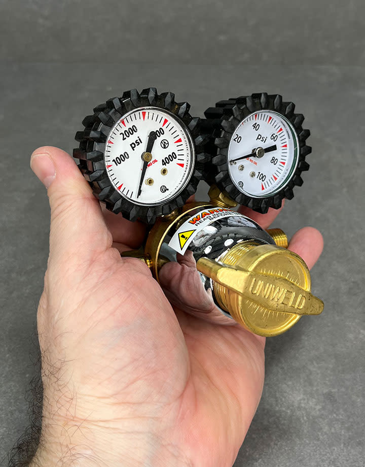 Uniweld BT2145 = Uniweld Oxygen Regulator