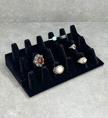 DRG1258 = Value Velvet Ring Stand with 18 Fingers