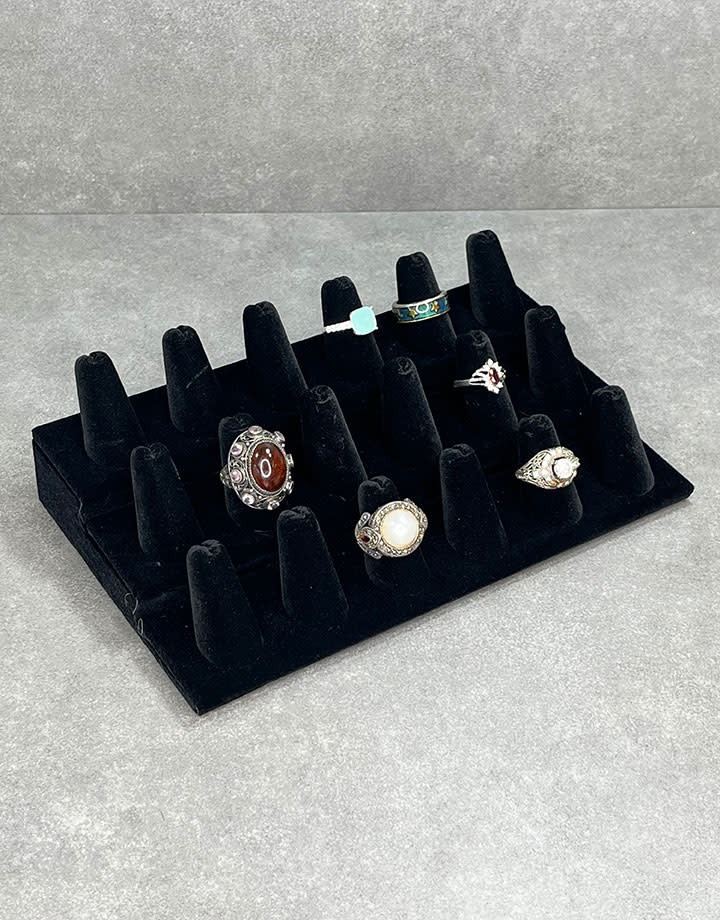 DRG1258 = Value Velvet Ring Stand with 18 Fingers