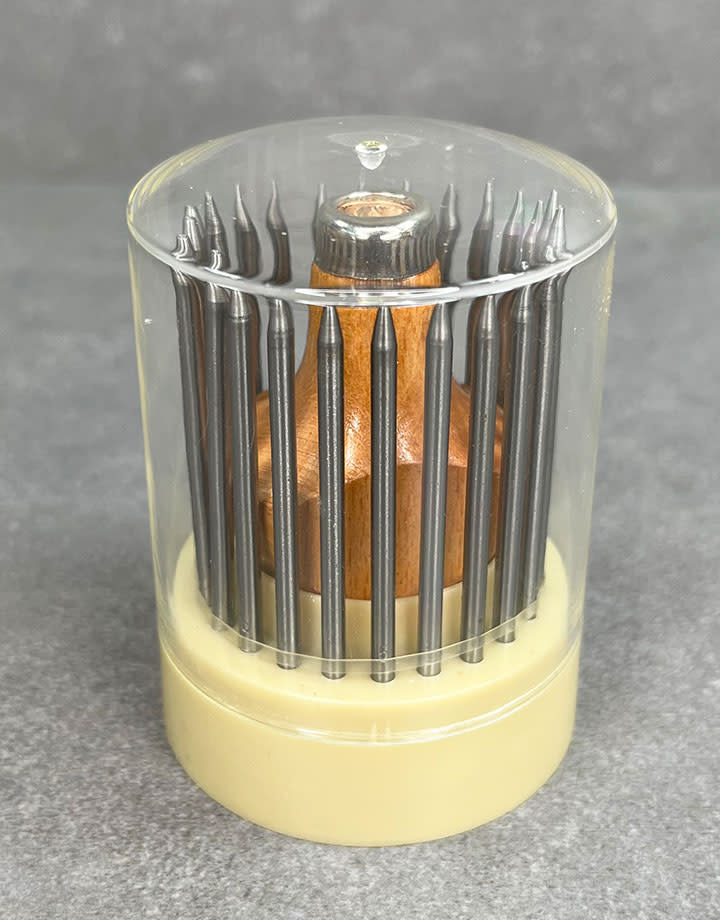 DI150 = Economy Beading Tool Set with Handle and 23 Tips in Stand