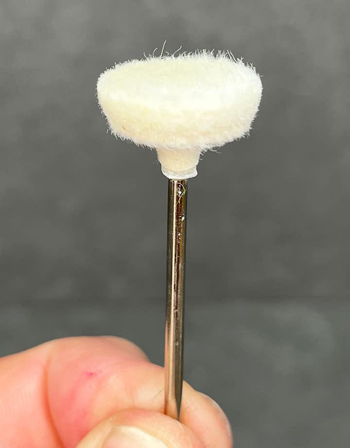 17.12401 = Mounted Felt 5/8'' Inverted Cone 3/32'' Shank (Pkg of 3)