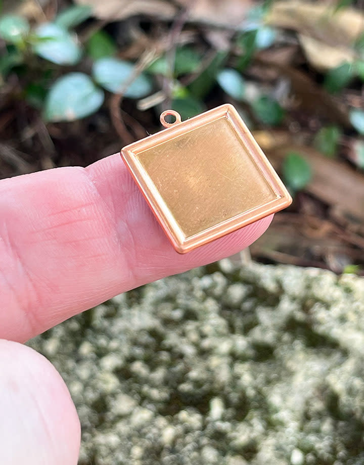 MSC30724 = Copper Shape Square with Ring 24ga 20mm (Pkg of 6)