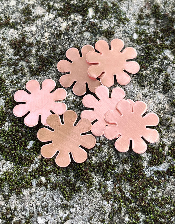 MSC40524 = COPPER SHAPE - FLOWER  24ga 15/16'' (Pkg of 6)