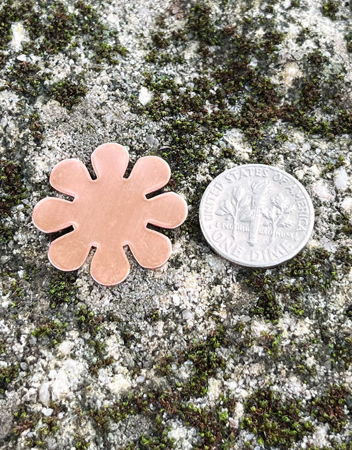MSC40524 = COPPER SHAPE - FLOWER  24ga 15/16'' (Pkg of 6)