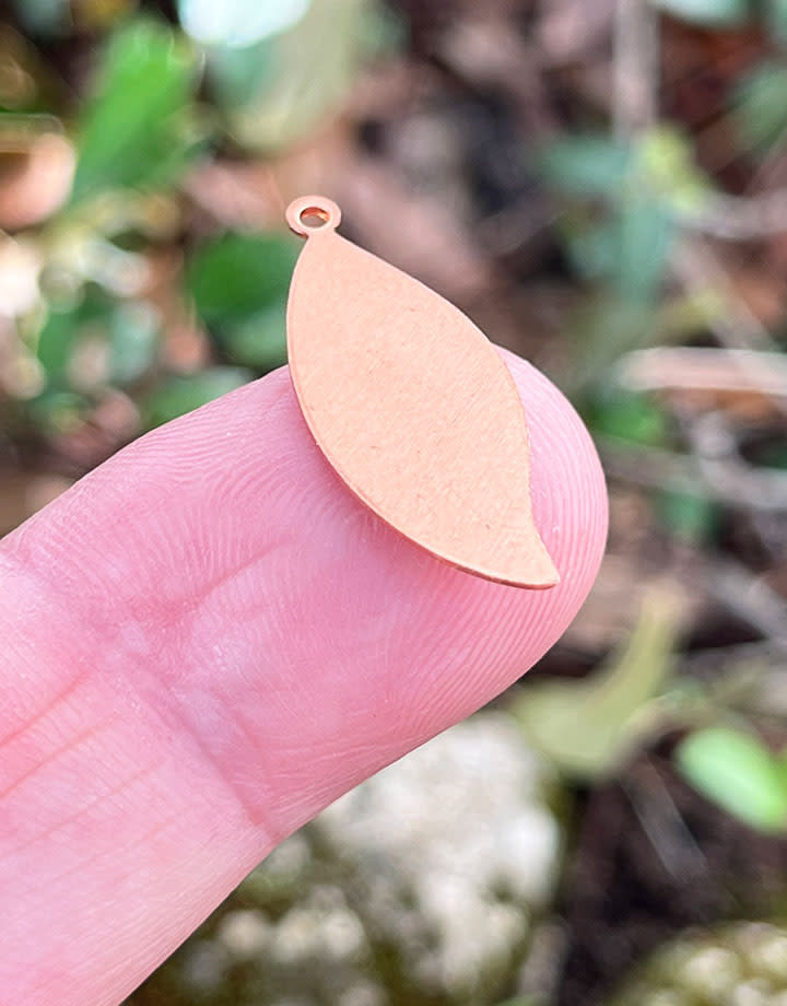 MSC55024 = COPPER SHAPE - LEAF with RING 24ga 1-1/8'' x 3/8'' (Pkg of 6)