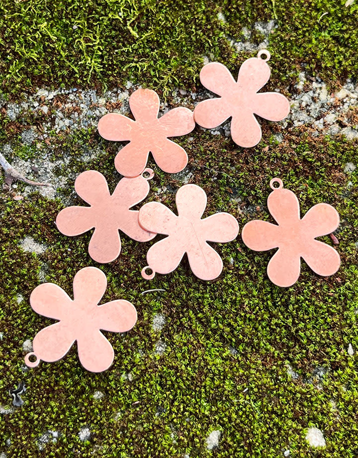 MSC40824 = COPPER SHAPE - FLOWER with RING  24ga 1''  (Pkg of 6)