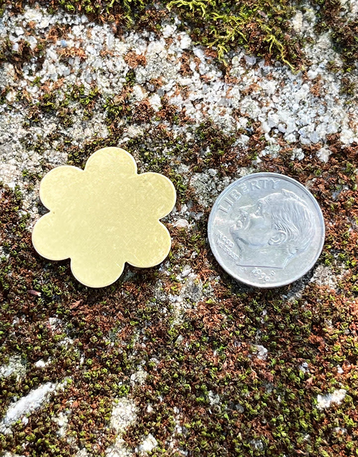 MSBR40624 = BRASS SHAPE - FLOWER 7/8''  24ga (Pkg of 6)