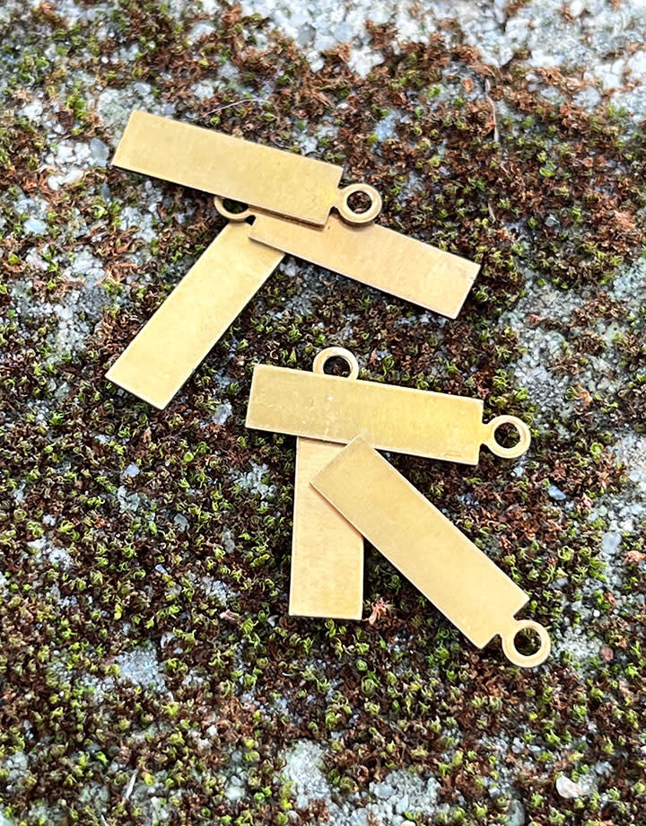 MSBR36624 = BRASS SHAPE - RECTANGLE with RINGS 11/16'' x 3/16''  24ga (Pkg of 6)