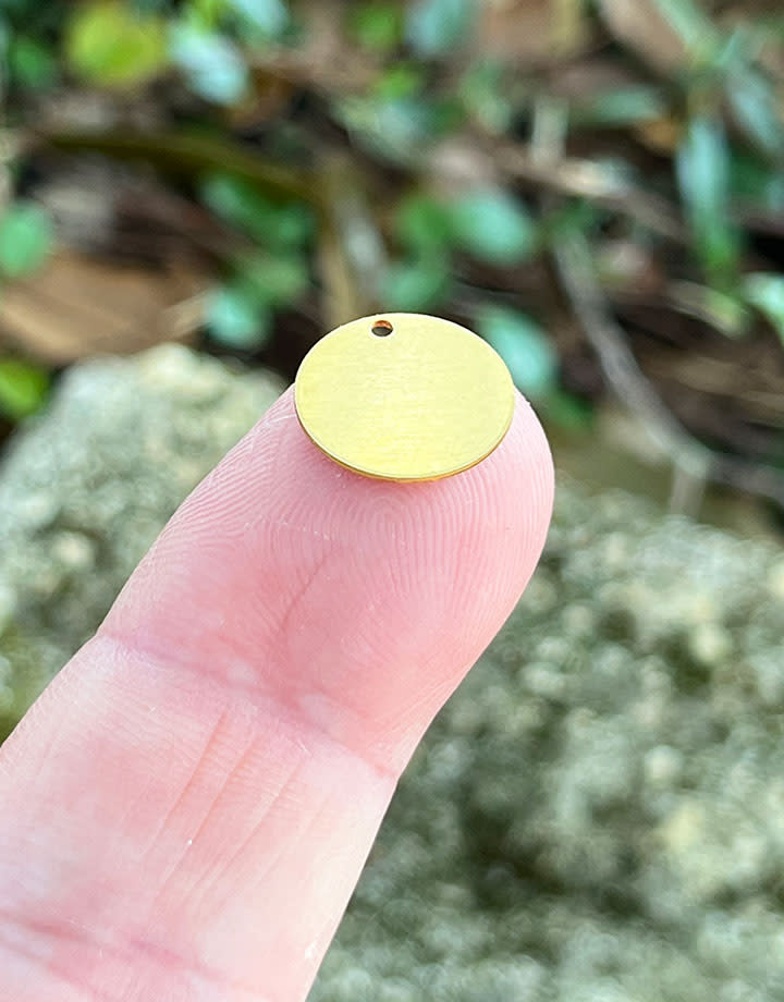 MSBR11924 = BRASS SHAPE - ROUND with TOP HOLE 9/16''  24ga (Pkg of 6)