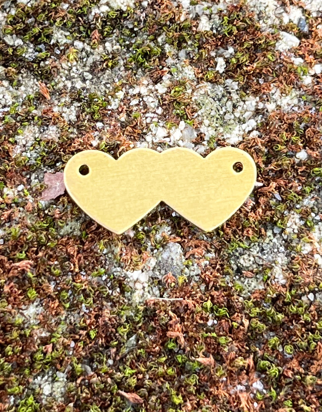 MSBR70624 = Brass Shape - Double Heart with Holes 8 x 18mm (Pkg of 6)