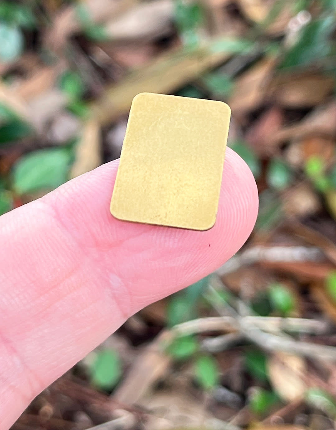 MSBR72624 = Brass Shape - Rectangle 14 x 23mm (Pkg of 6)