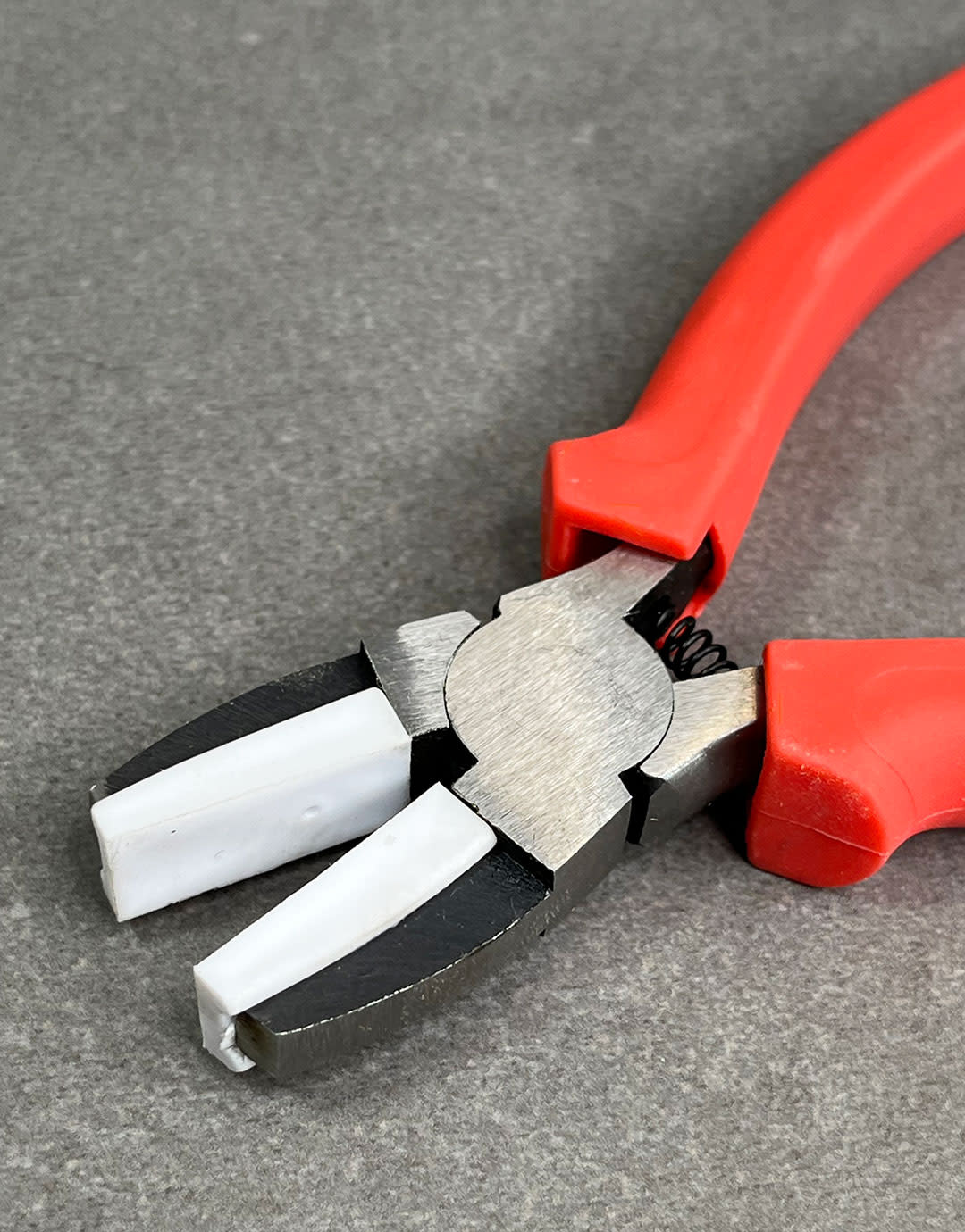 PL8201 = Economy Plastic Jaw Pliers