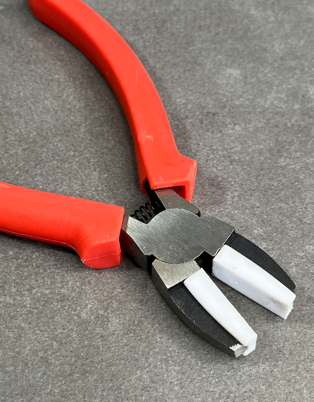 PL8201 = Economy Plastic Jaw Pliers