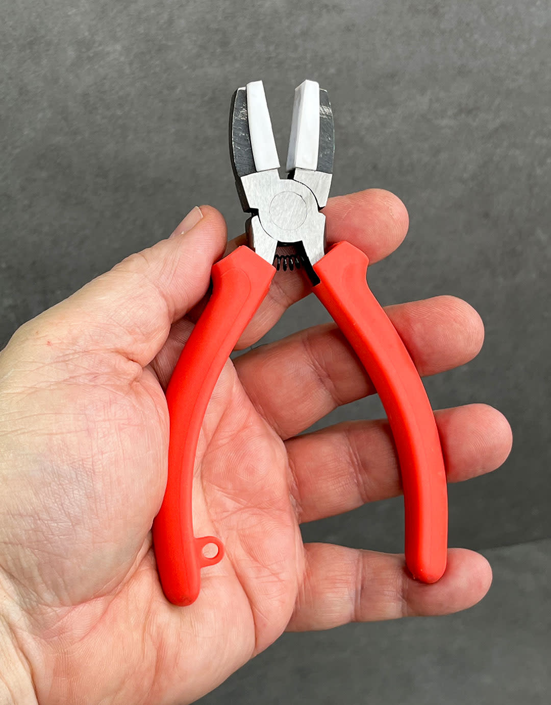 PL8201 = Economy Plastic Jaw Pliers
