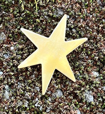 MSBR53124 = BRASS SHAPE - STAR 1-1/8''   24ga (Pkg of 6)