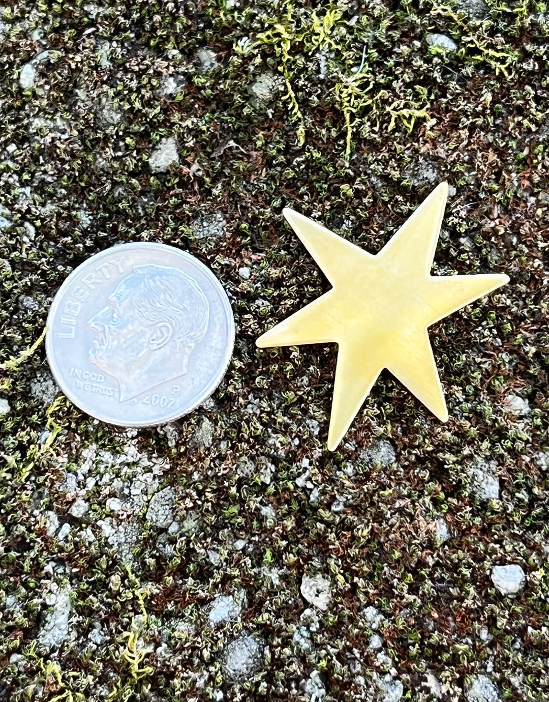 MSBR53124 = BRASS SHAPE - STAR 1-1/8''   24ga (Pkg of 6)