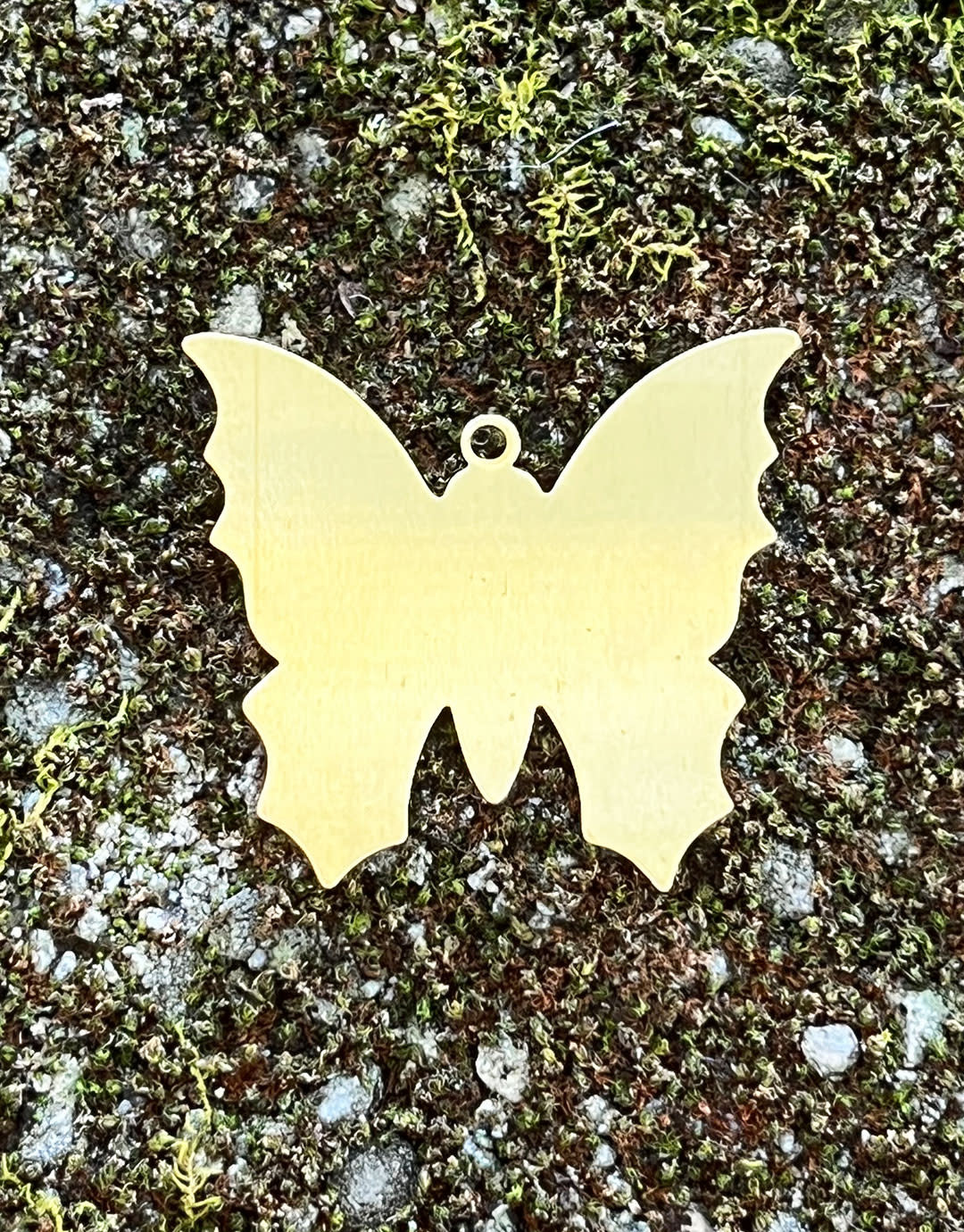 MSBR54124 = BRASS SHAPE - BUTTERFLY 1-3/8 x 1-5/16''  24ga (Pkg of 6)