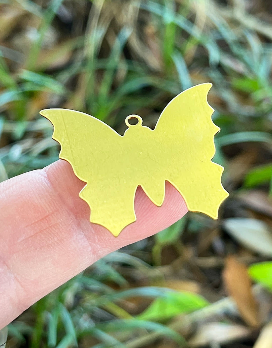 MSBR54124 = BRASS SHAPE - BUTTERFLY 1-3/8 x 1-5/16''  24ga (Pkg of 6)