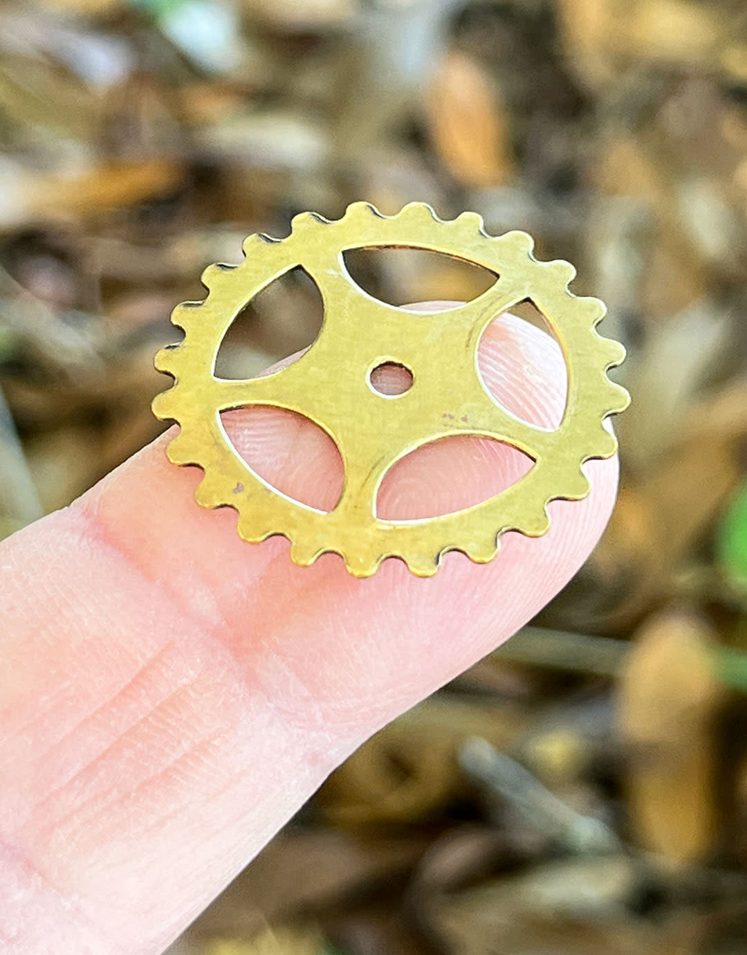 MSBR56524 = Trinity Brass Open Spoke Gear 25mm Antique Gold Color (Pkg of 6)