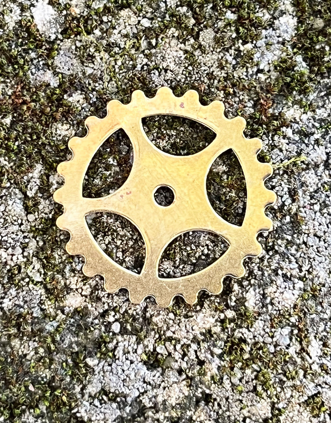 MSBR56524 = Trinity Brass Open Spoke Gear 25mm Antique Gold Color (Pkg of 6)