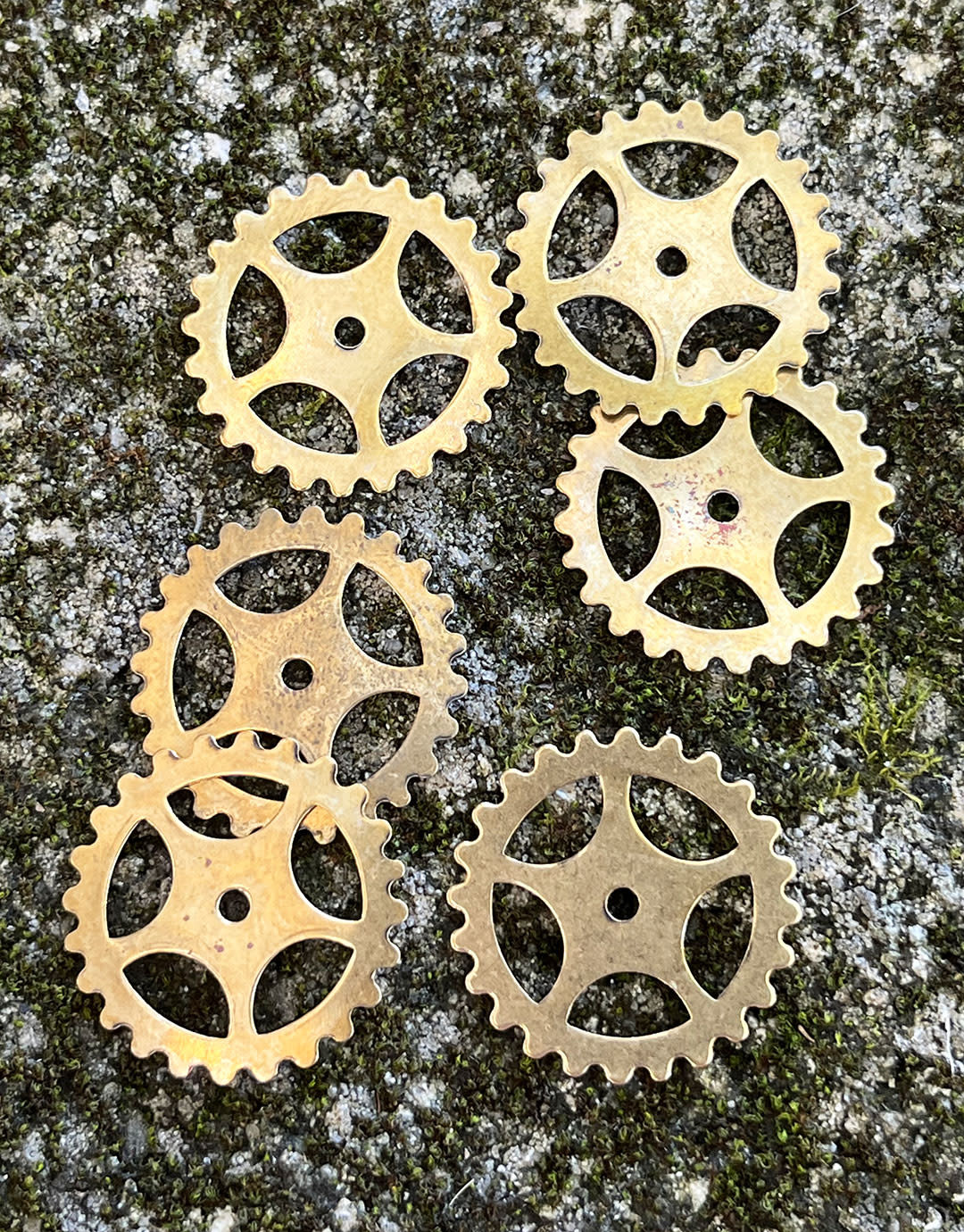 MSBR56524 = Trinity Brass Open Spoke Gear 25mm Antique Gold Color (Pkg of 6)