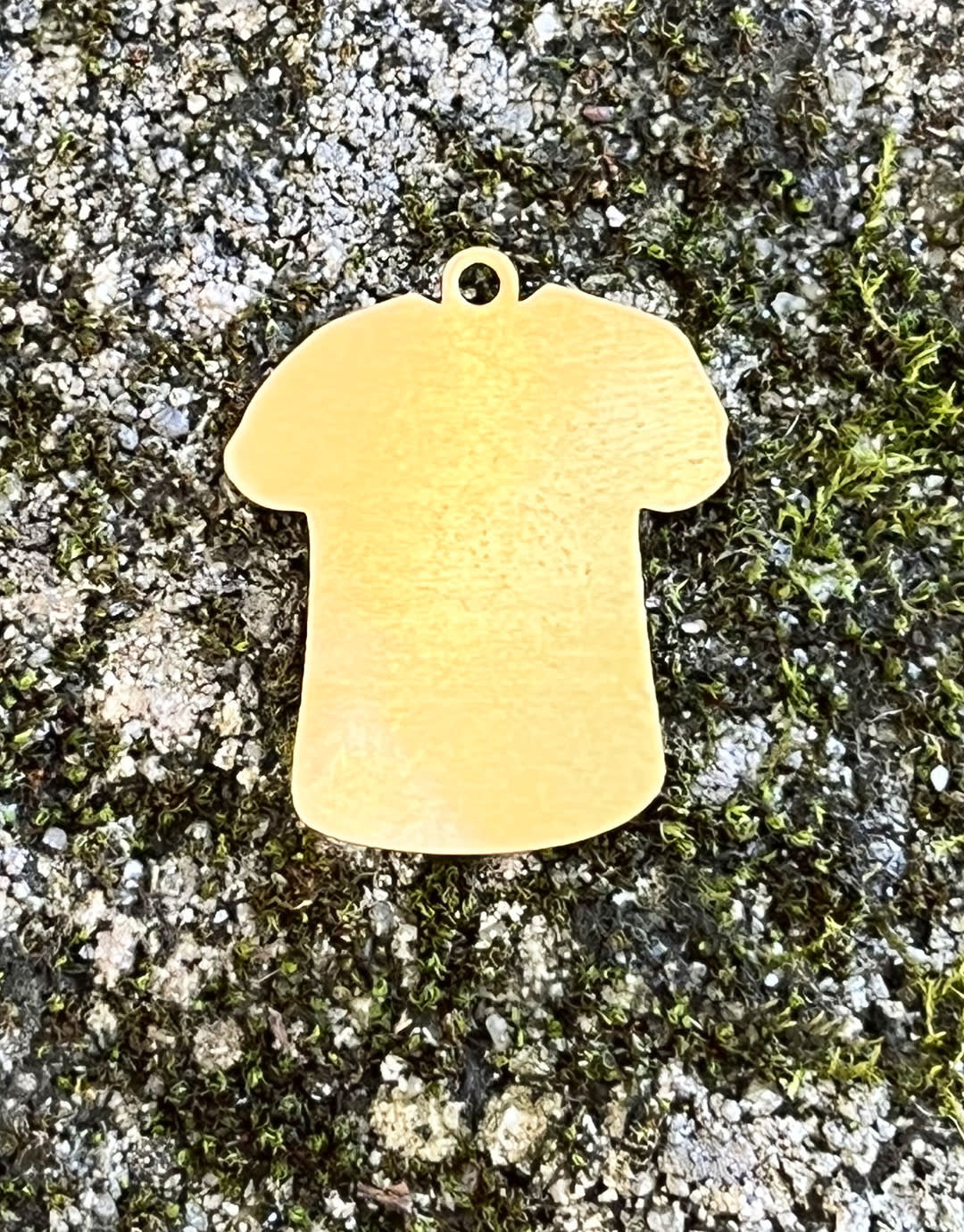 MSBR59824 = BRASS SHAPE - SMALL T-SHIRT with RING 24ga (Pkg of 6)