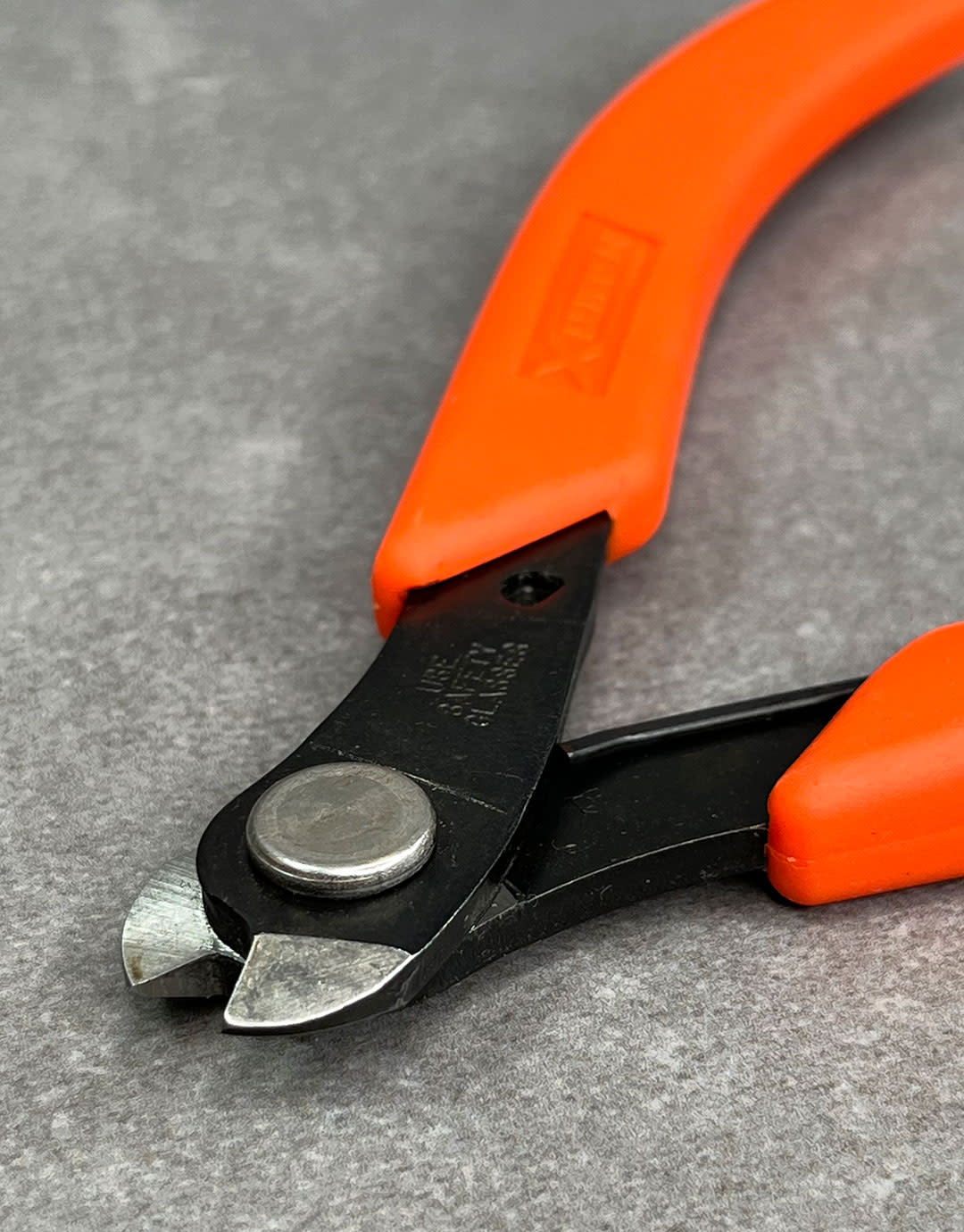 Xuron PL42194 = Xuron Hard Wire Cutter with Tapered Head