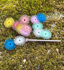 Dedeco ST9209 = Dedeco 5/8" Radial Disc Abrasive Sample Pack (15pcs)