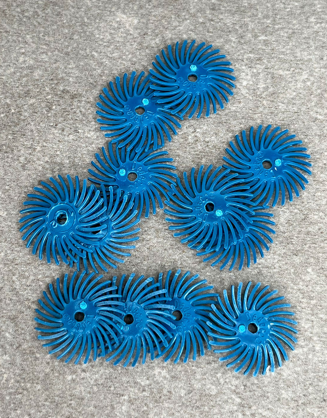 Dedeco ST9203 = Dedeco Radial Discs 5/8'' 400grit (Pkg of 12)