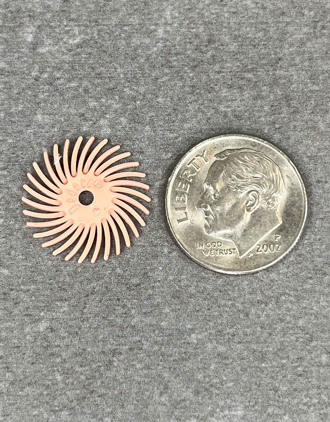 Dedeco ST9205 = Dedeco Radial Discs 5/8" 2500grit (Pkg of 12)