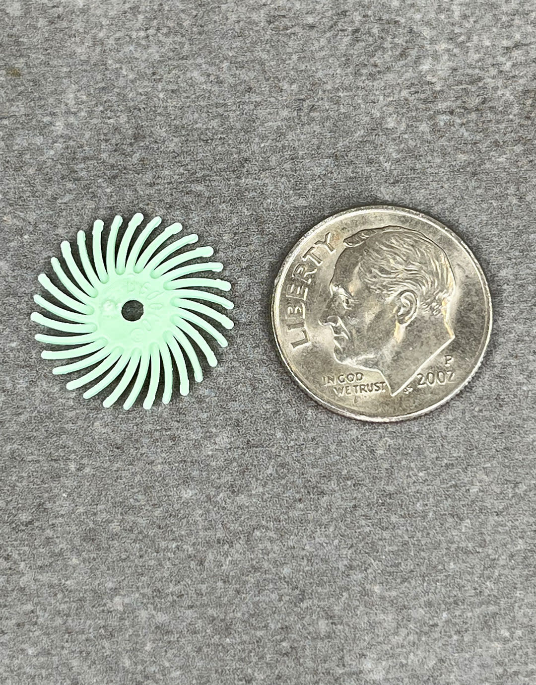 Dedeco ST9206 = Dedeco Radial Discs 5/8'' 14000grit (Pkg of 12)