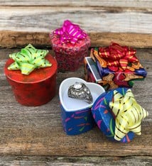 DBX1000 = Hat Boxes Paper Covered Assorted Shapes (box of 48)