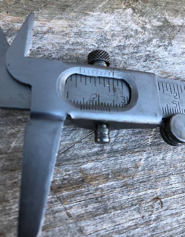 35.174 = Economy Vernier Steel Caliper