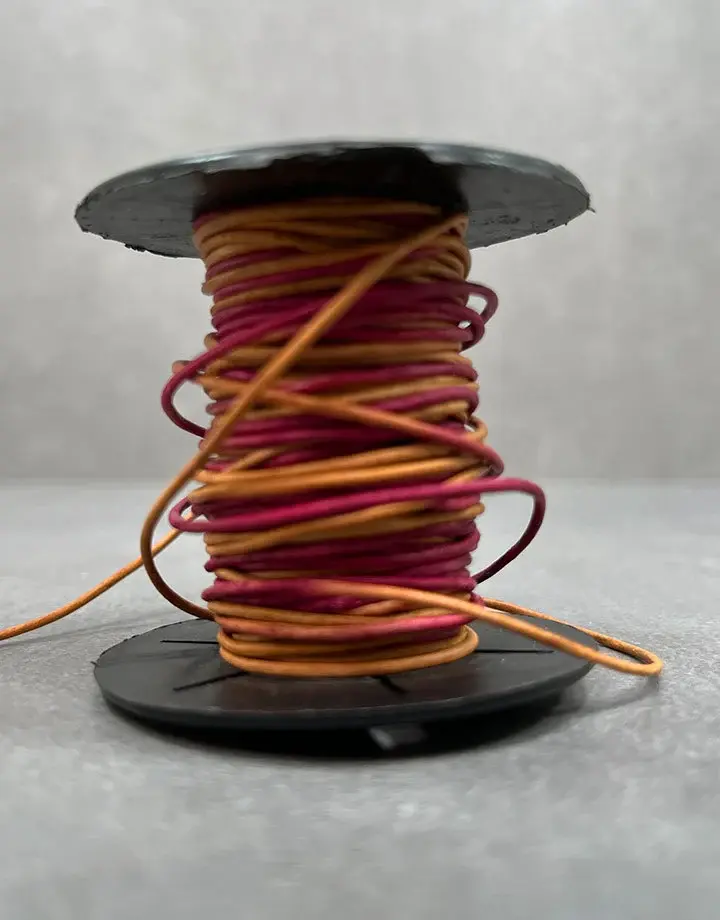 CD8504 = INDIAN LEATHER 1mm DYED Red/Yellow (41ft spool)