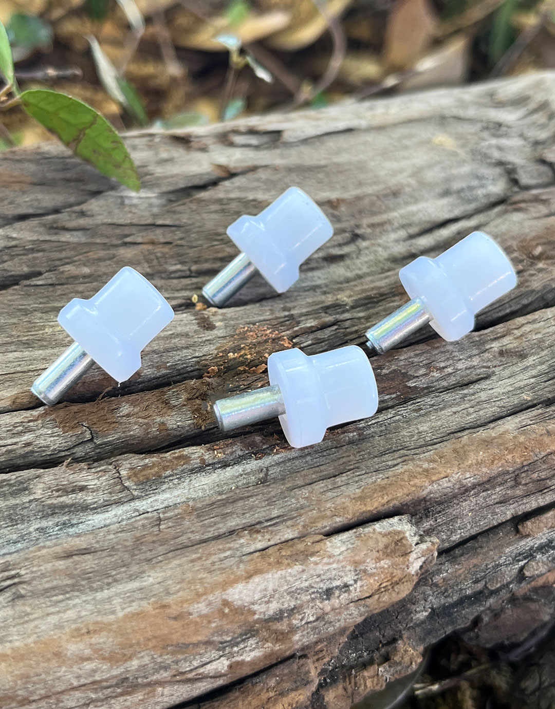 59.0303-1 = WATCH CASE HOLDER REPLACEMENT NYLON PINS (x4)