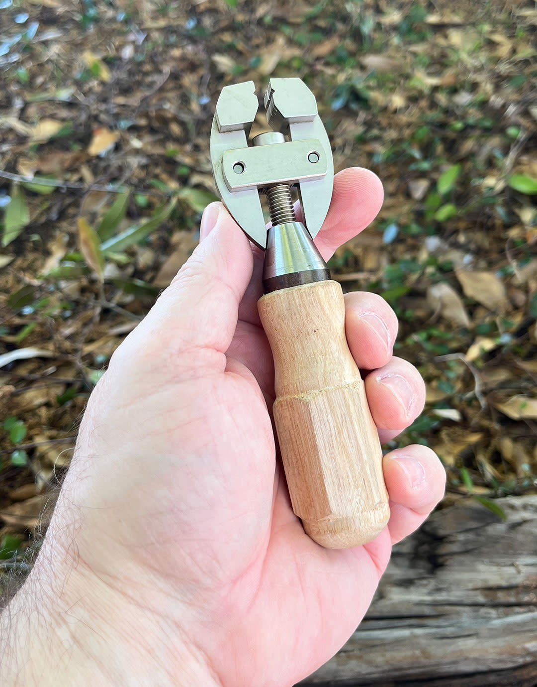 VS8115 = Jewelers Adjustable Hand Vise with Adjusting Handle