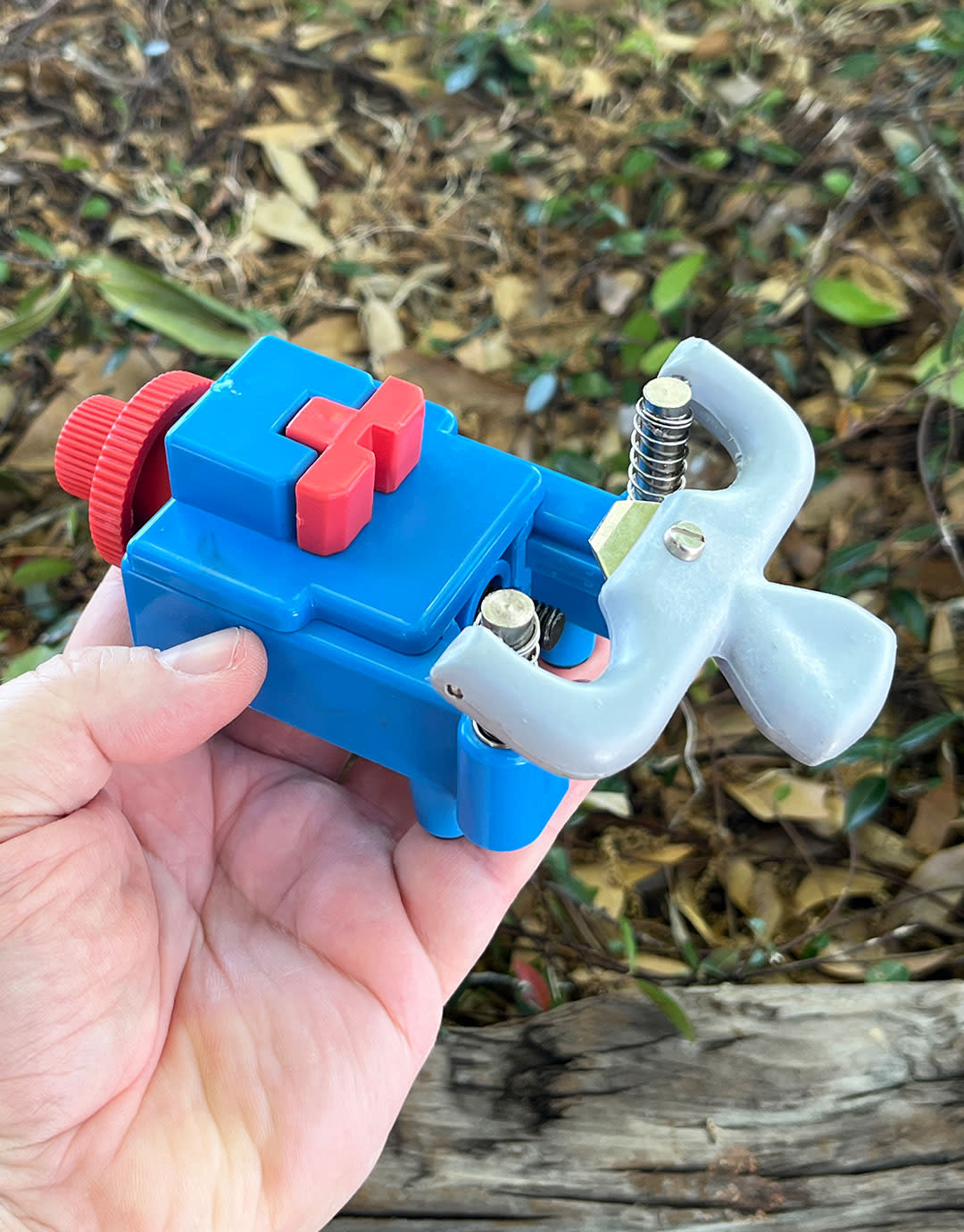 CO7120 = Economy Snap Back Watch Case Opener