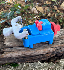 CO7120 = Economy Snap Back Watch Case Opener