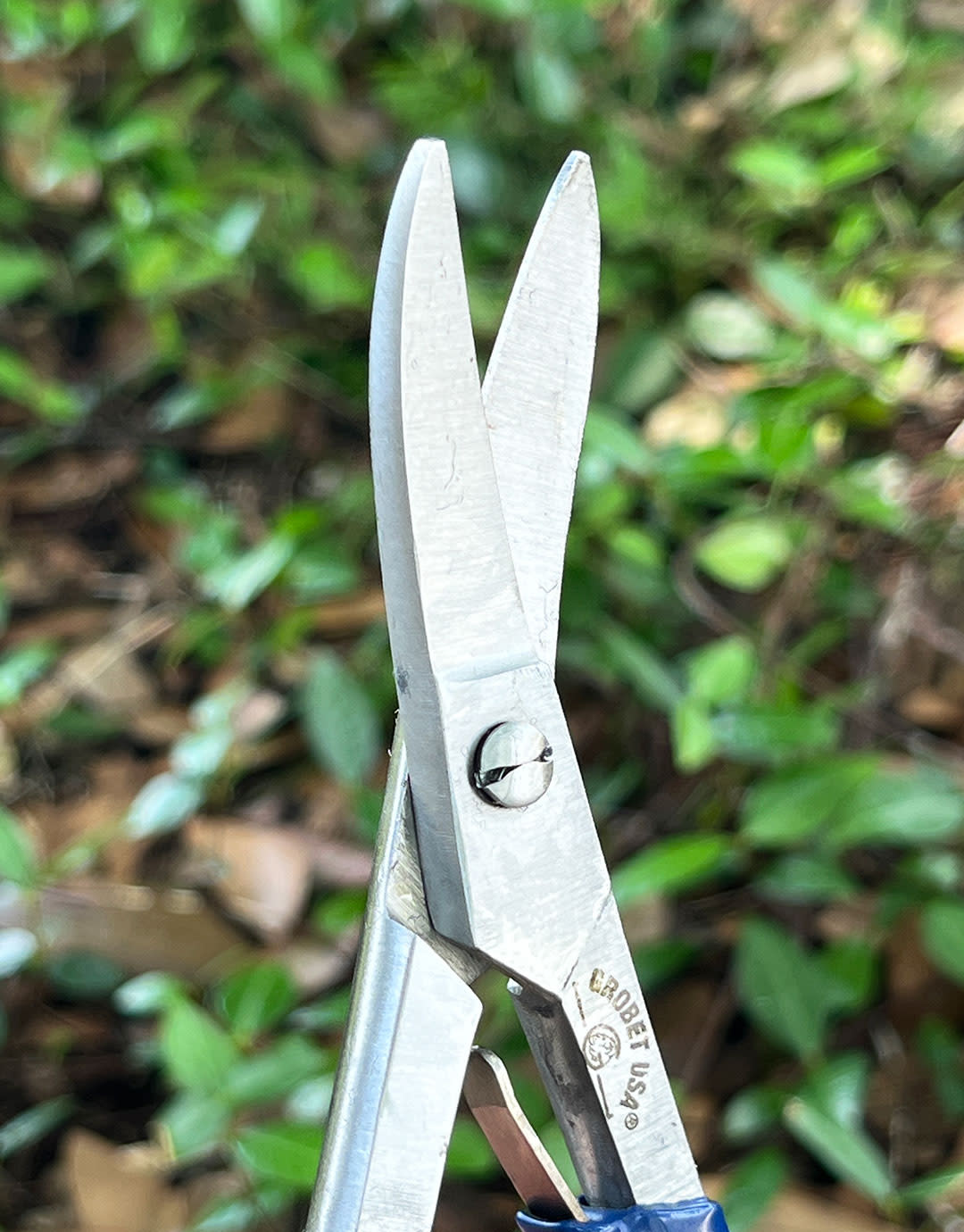 53.0927 = Metal Shear with Curved Blades