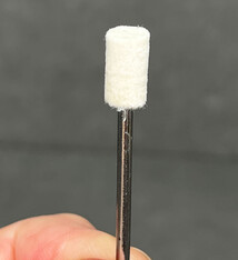 17.12407 = Mounted Felt 1/4"x3/8'' Cylinder 3/32'' Shank (Pkg of 3)