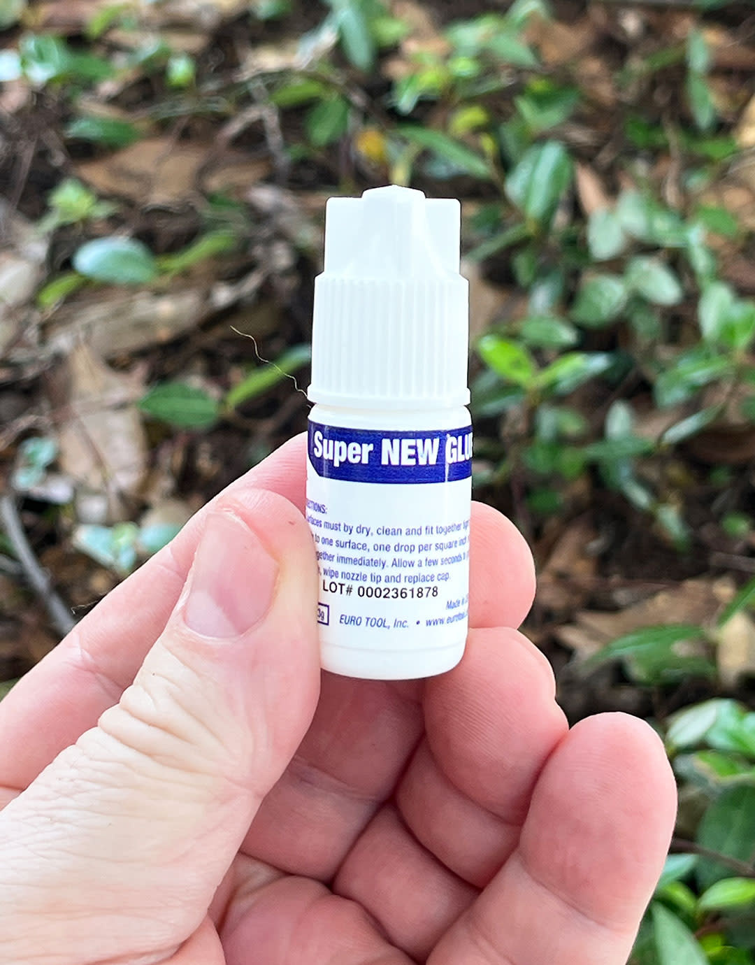 CE320 = NEW GLUE BRAND SUPER GLUE 3g BOTTLE