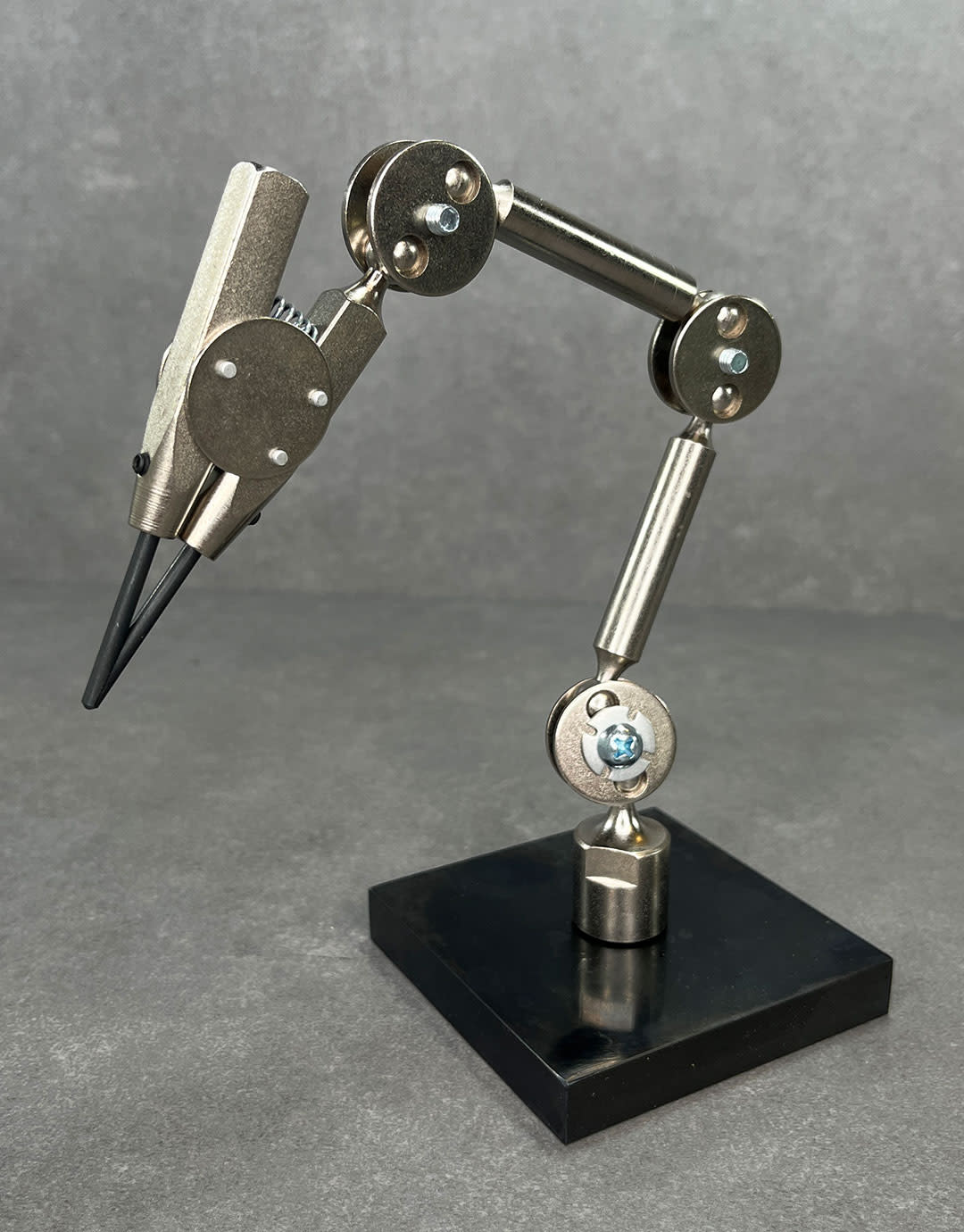 GRS G04568 = THIRD HAND with WEIGHTED BASE from GRS