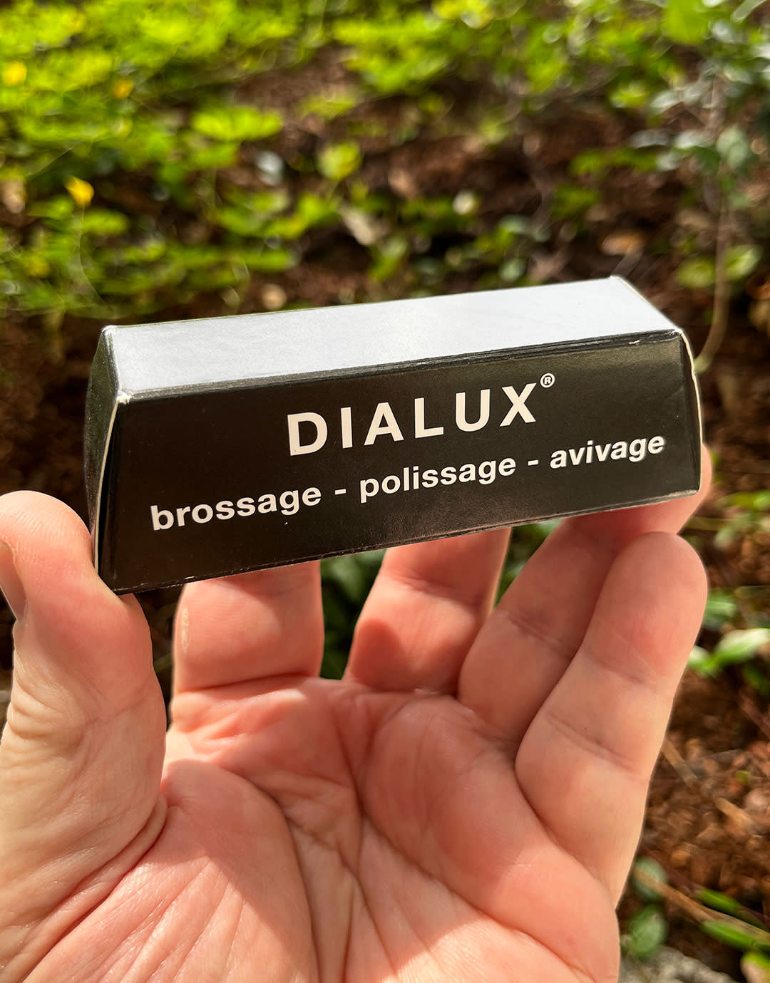 47.397 = Dialux Black Compound for Final Polish on Silver