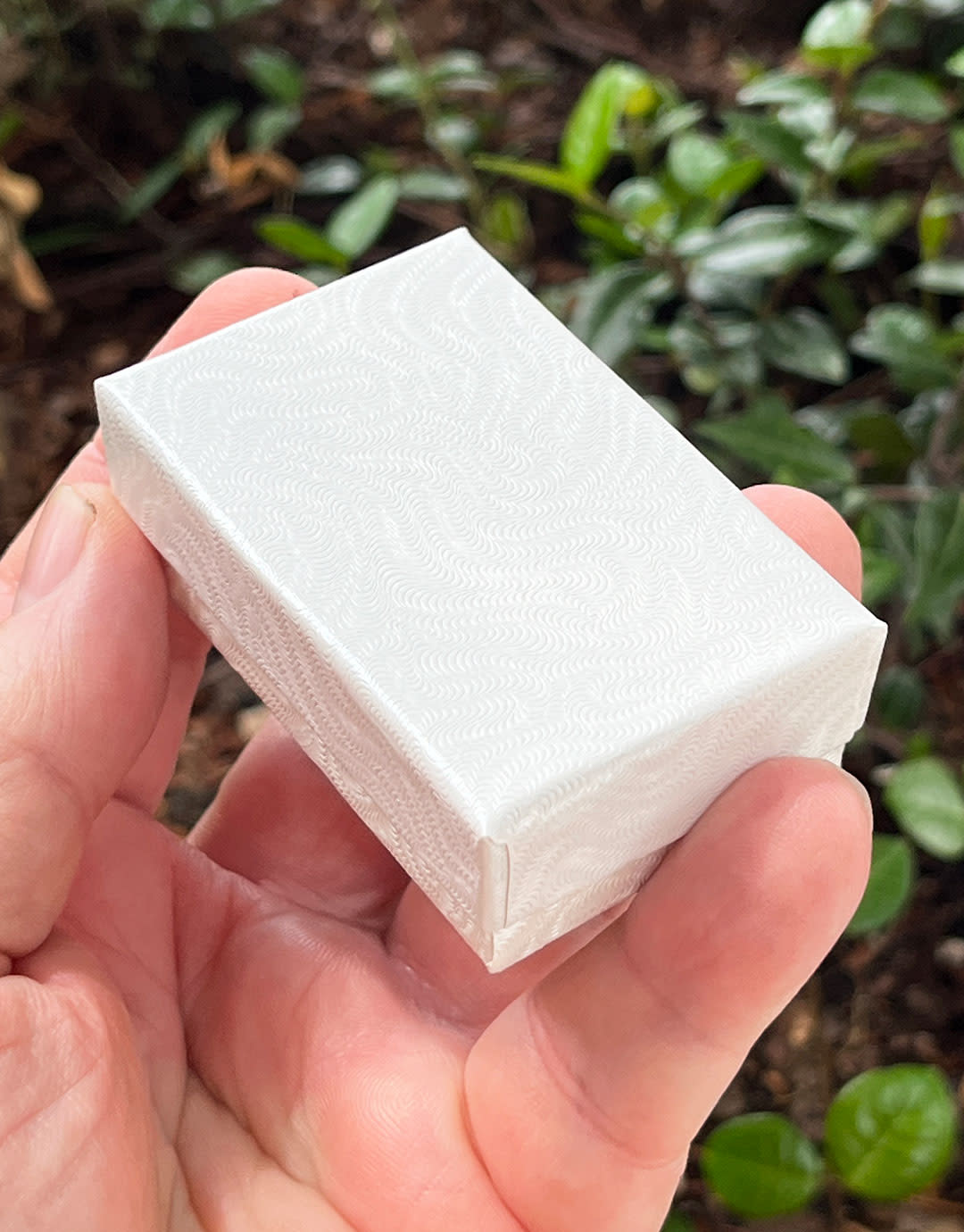 DBX2821W = BOXES - COTTON FILLED WHITE  2-5/8'' x 1-1/2'' x 1''  CASE 100