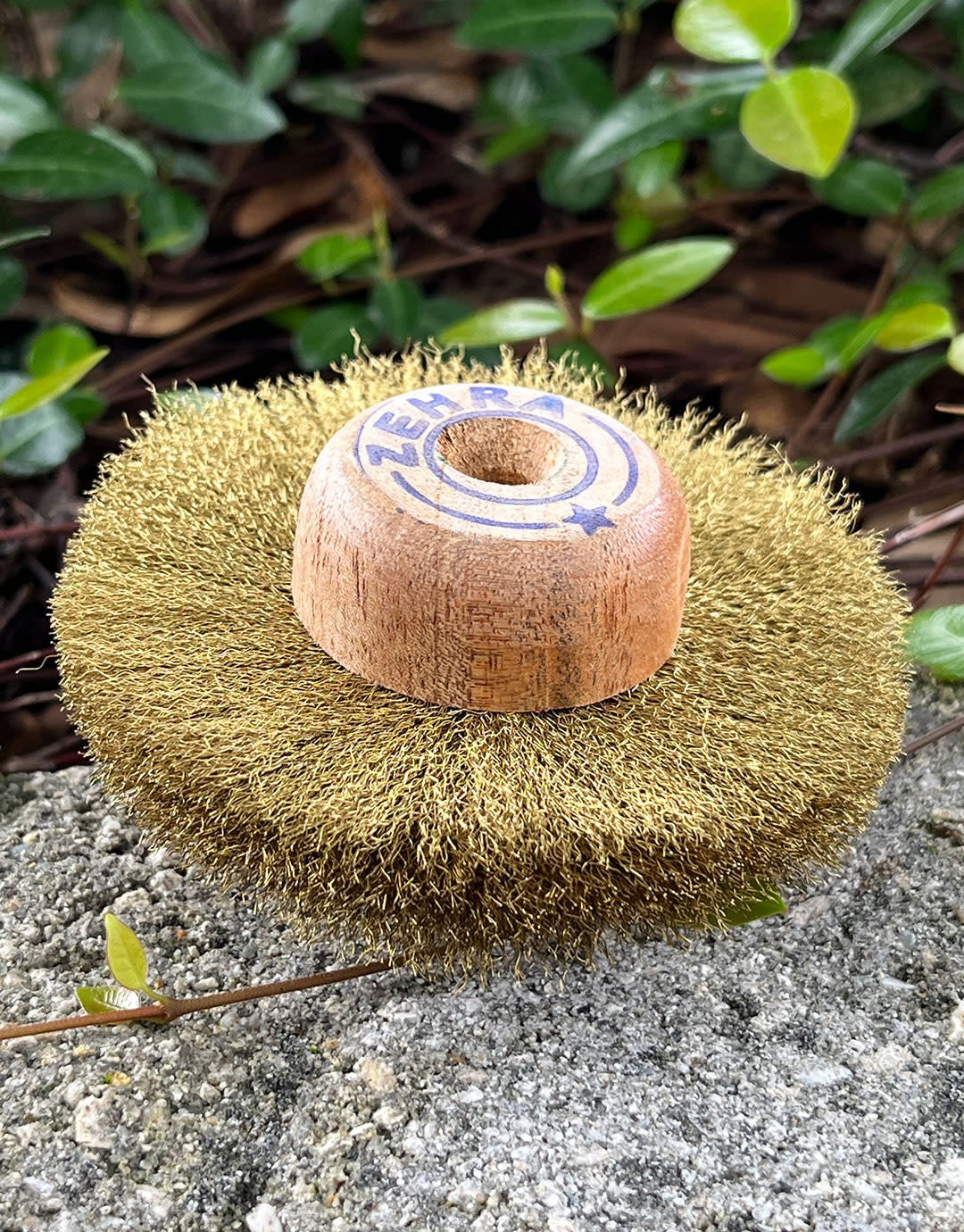 16.440 = Brass Crimped Wire Wood Hub Brush 2 Rows 3'' dia.